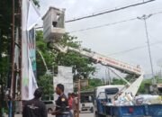 H-2 Pemilu, Bawaslu Kota Kupang Bersih-bersih APK 